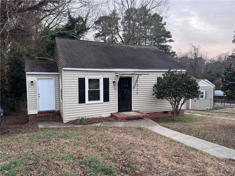 1529 Lacy St, Fayetteville, NC 28305