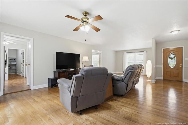 1529 Paisley Ave, Fayetteville, NC 28304