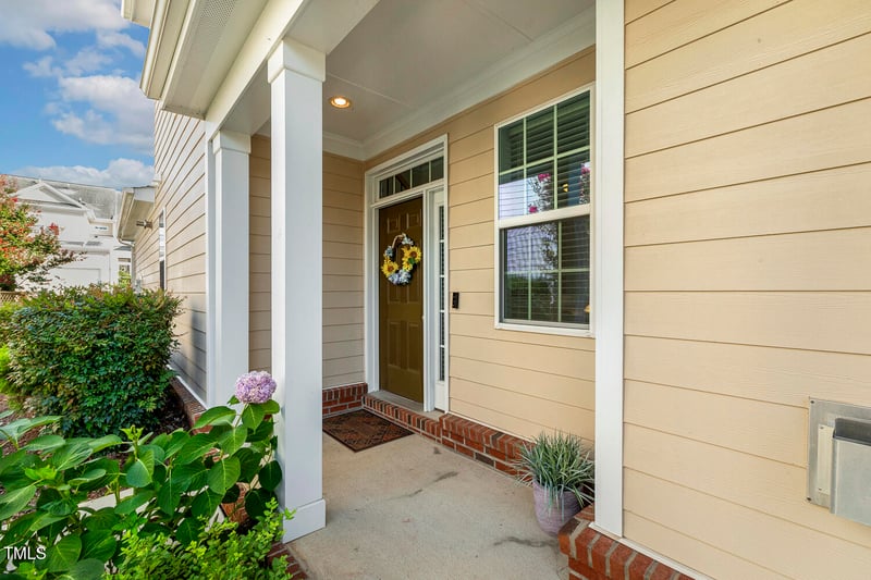 153 Coffee Bluff Ln, Holly Springs, NC 27540
