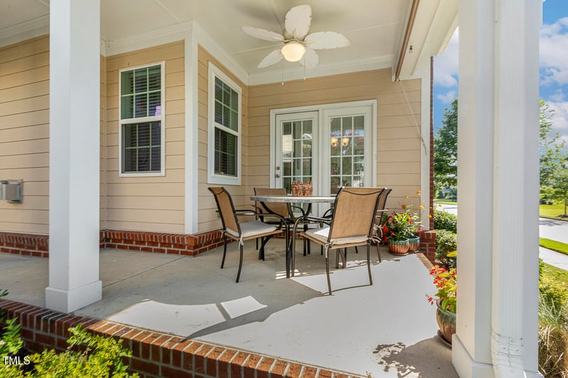 153 Coffee Bluff Ln, Holly Springs, NC 27540