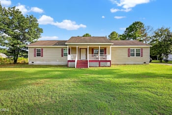 153 Raynor Sands Dr, Dunn, NC 28334