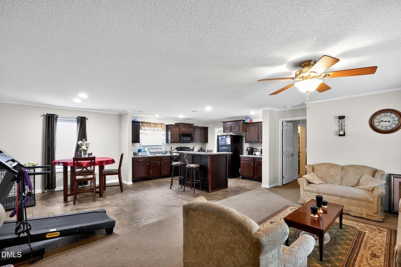 153 Raynor Sands Dr, Dunn, NC 28334