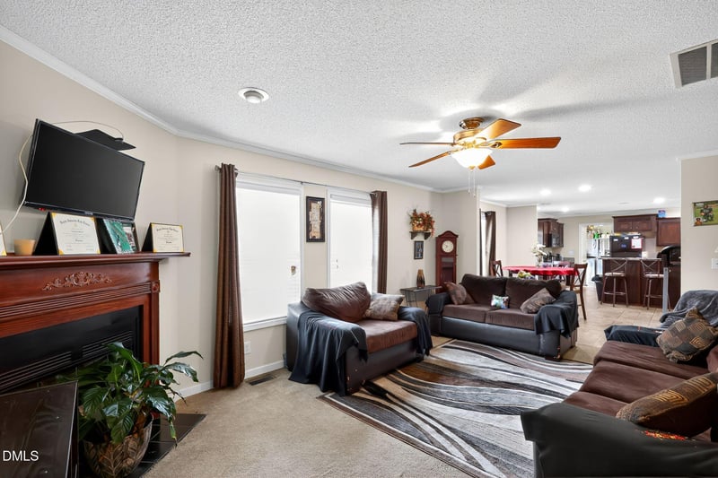 153 Raynor Sands Dr, Dunn, NC 28334