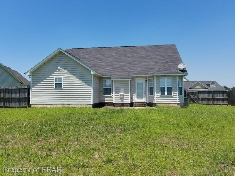 153 Westminster Dr, Fayetteville, NC 28376