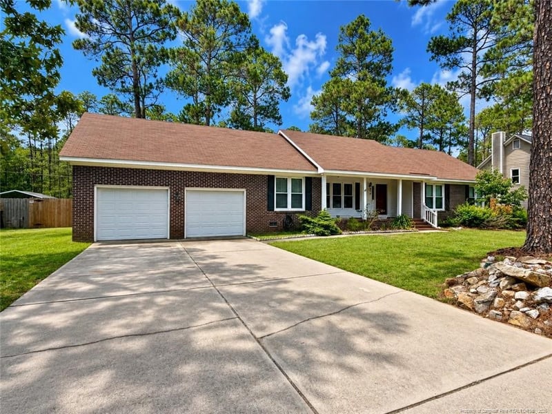 1530 Redbud Dr, Fayetteville, NC 28311