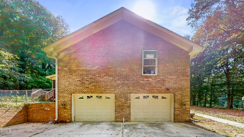 1531 Clearwater Dr, Sanford, NC 27330