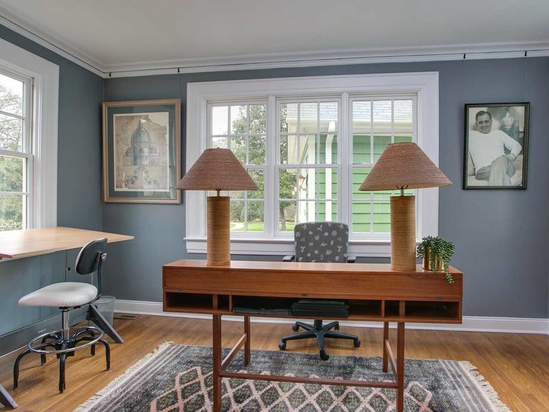 1532 Hermitage Ct, Durham, NC 27707
