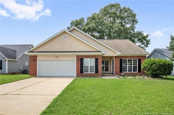 1532 Laurel Oak Dr, Fayetteville, NC 28314