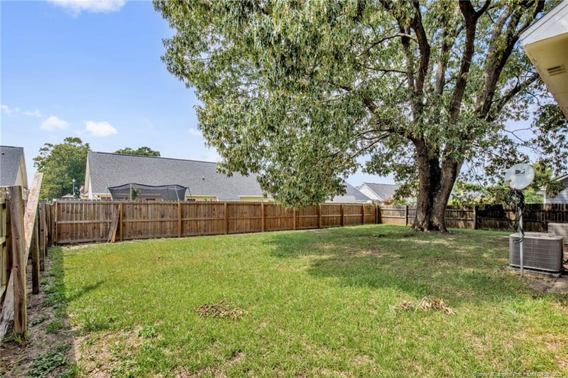 1532 Laurel Oak Dr, Fayetteville, NC 28314