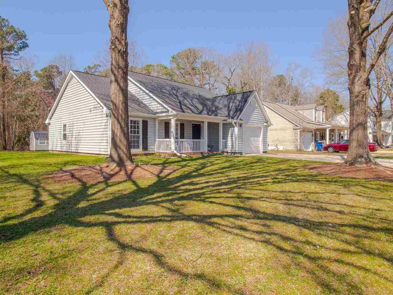 1532 Maybrook Dr, Raleigh, NC 27610