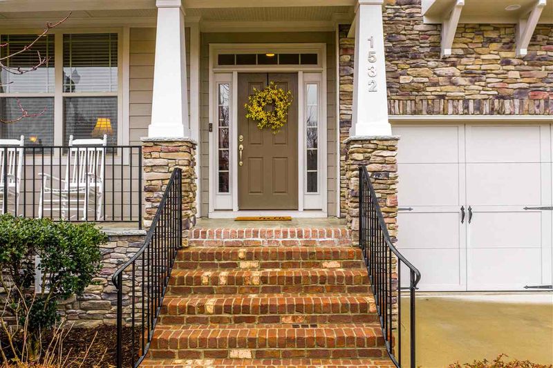 1532 Onyx Creek Dr, Cary, NC 27518