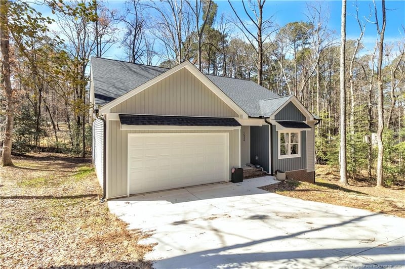 1534 Delaware Pl, Sanford, NC 27332