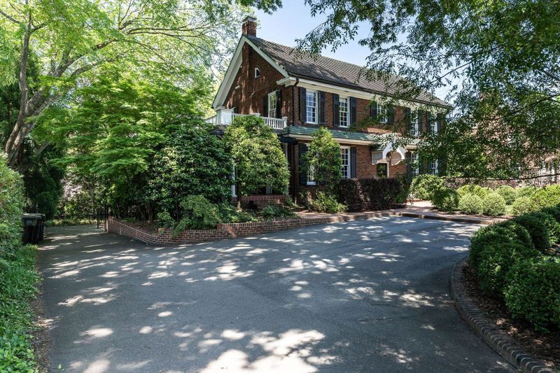 1535 Carr St, Raleigh, NC 27608