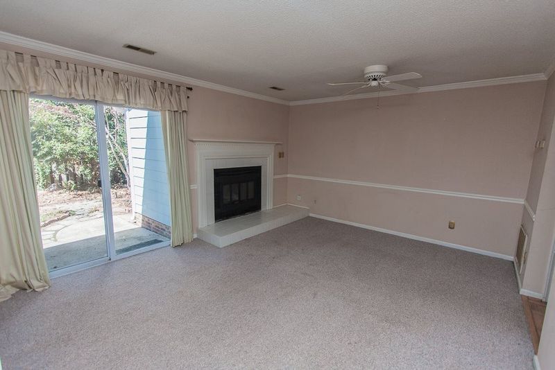 1535 Edgeside Ct, Raleigh, NC 27609