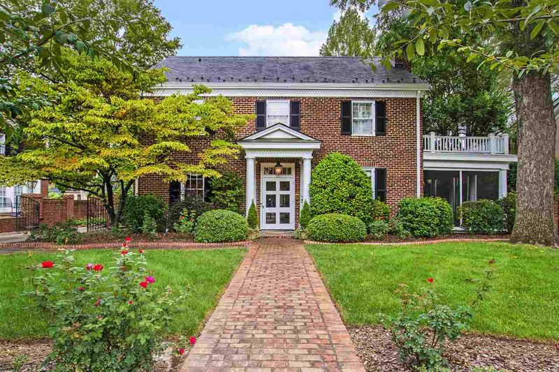 1536 Carr St, Raleigh, NC 27608