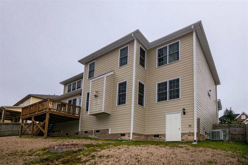 1536 Main Divide Dr, Wake Forest, NC 27587