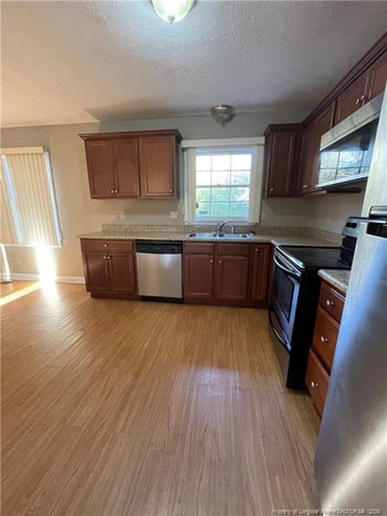 1536 Rossmore Dr, Fayetteville, NC 28314