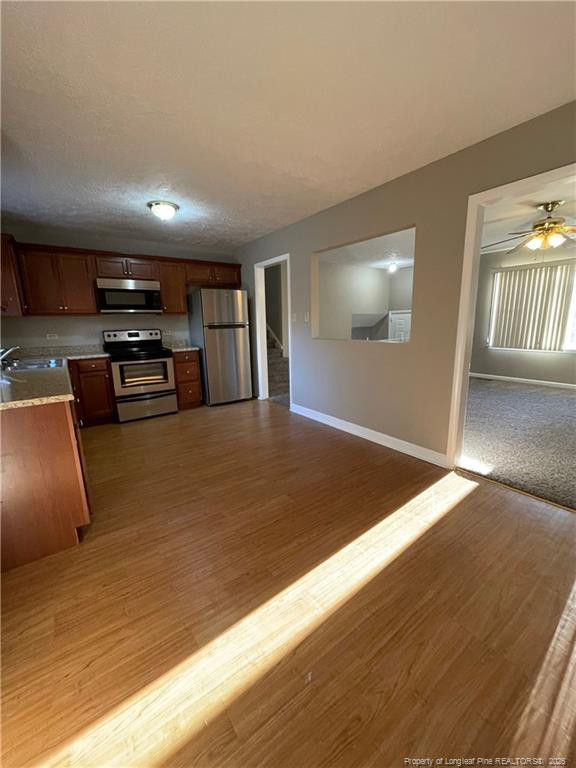 1536 Rossmore Dr, Fayetteville, NC 28314