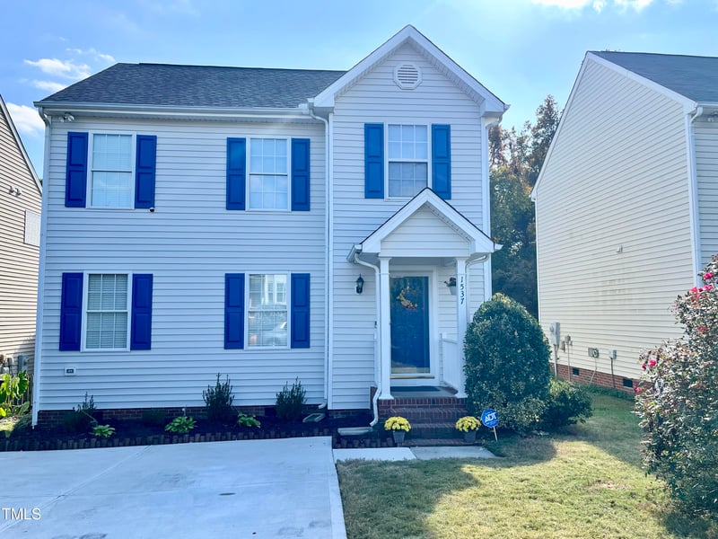 1537 Crag Burn Ln, Raleigh, NC 27604