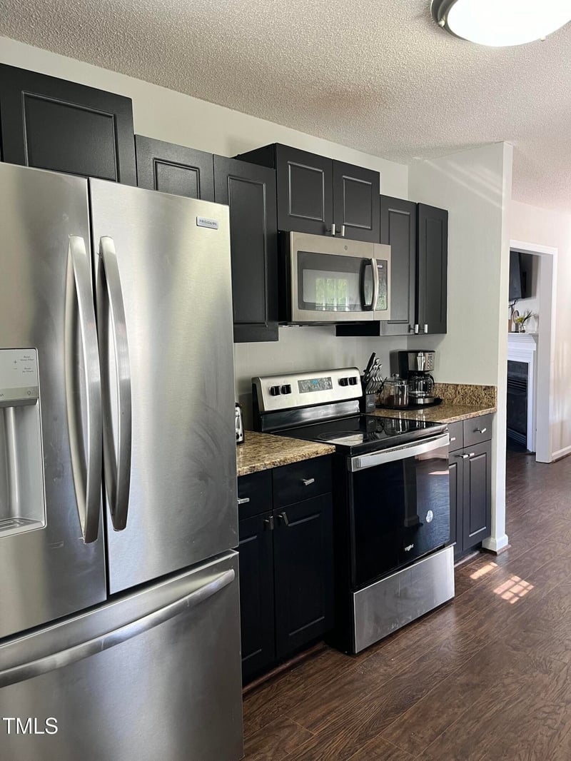 1537 Crag Burn Ln, Raleigh, NC 27604