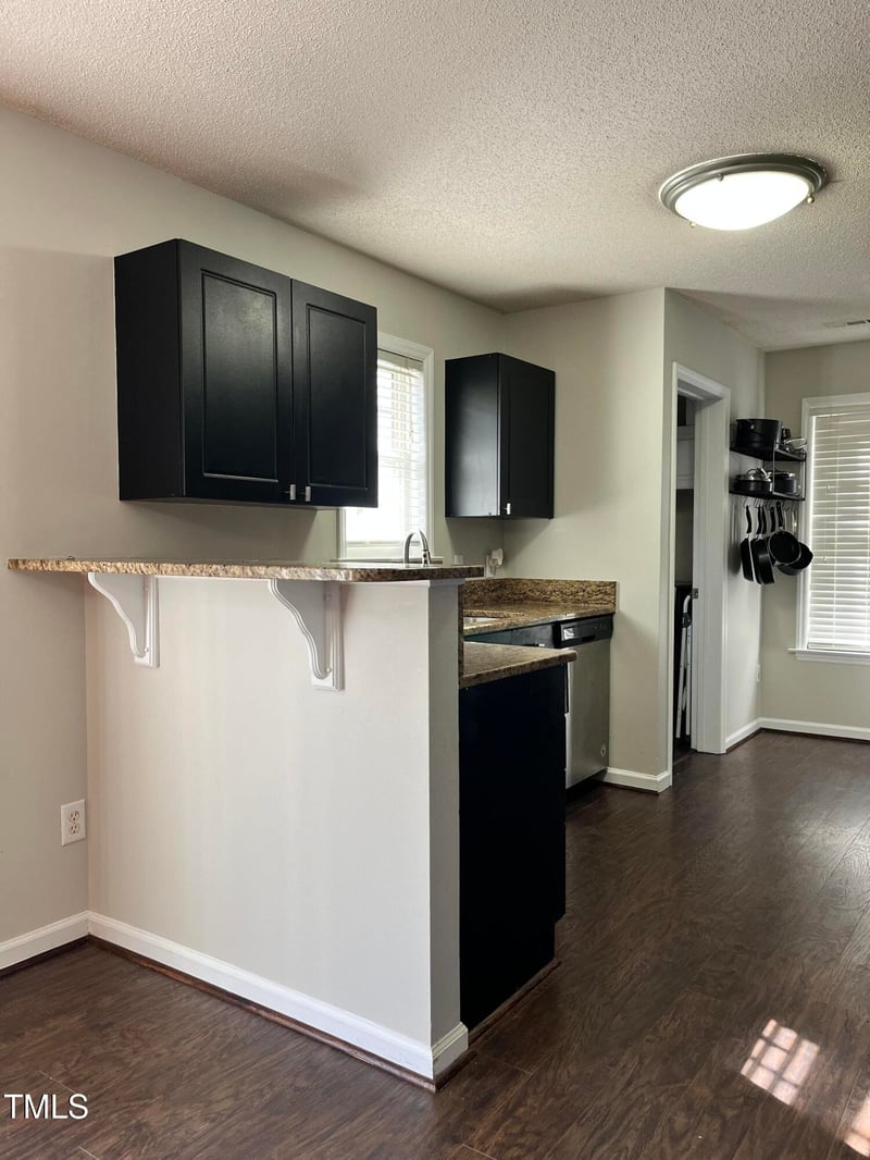 1537 Crag Burn Ln, Raleigh, NC 27604