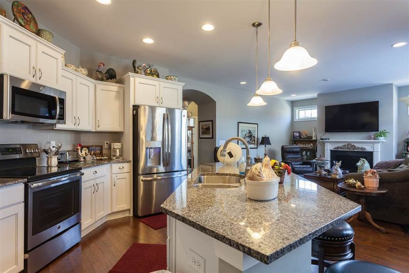 1537 Fountainview Dr, Wake Forest, NC 27587
