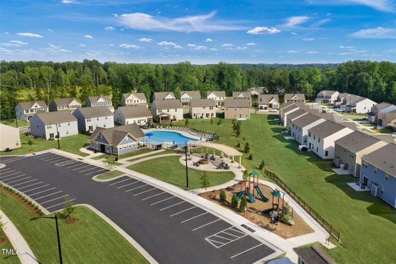 1537 Ivy Meadow Ln, Zebulon, NC 27597