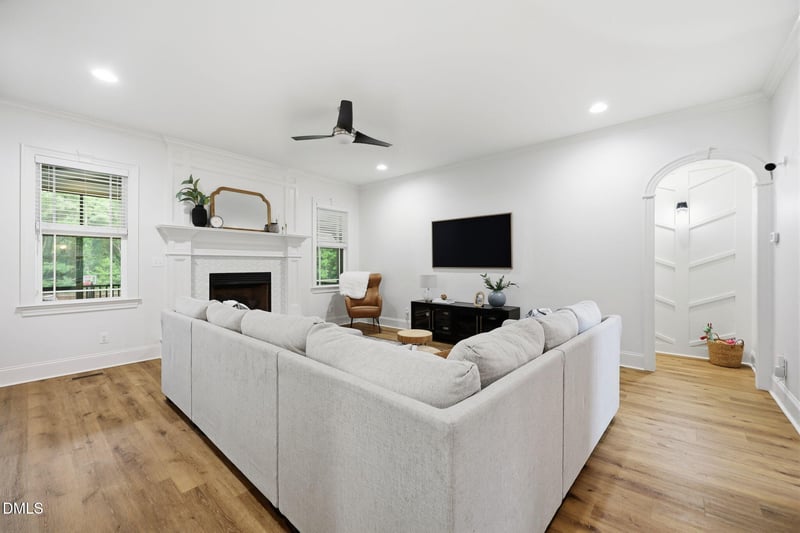 1537 Sweetwater Ln, Raleigh, NC 27610