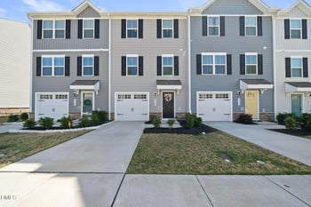 1538 Indigo Creek Dr, Zebulon, NC 27597