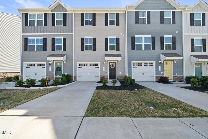 1538 Indigo Creek Dr, Zebulon, NC 27597