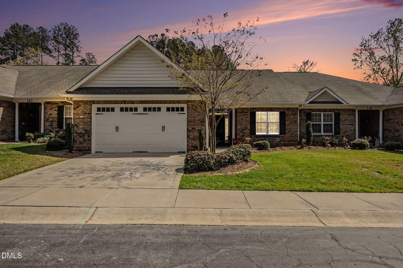 154 Lake Park Cir, Smithfield, NC 27577