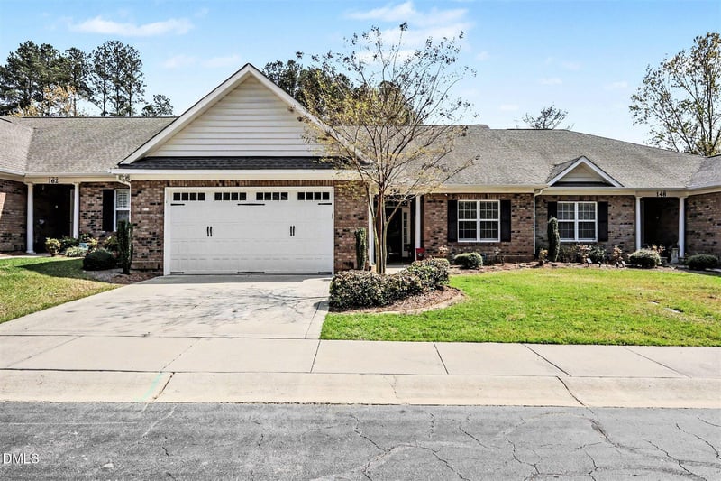 154 Lake Park Cir, Smithfield, NC 27577