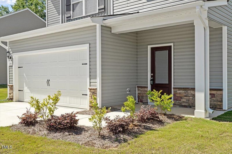 154 Taverners Ln, Angier, NC 27501