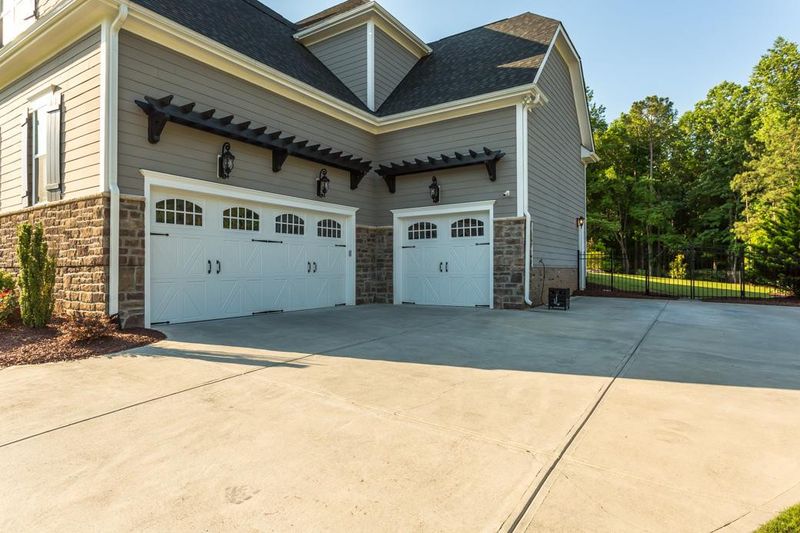 1540 Sterling Lake Dr, Wake Forest, NC 27587