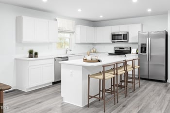 1541 Ivy Meadow Ln, Zebulon, NC 27597
