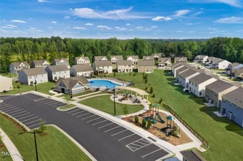 1541 Ivy Meadow Ln, Zebulon, NC 27597