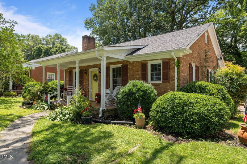 1542 W Davis St, Burlington, NC 27215