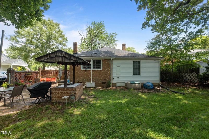 1542 W Davis St, Burlington, NC 27215