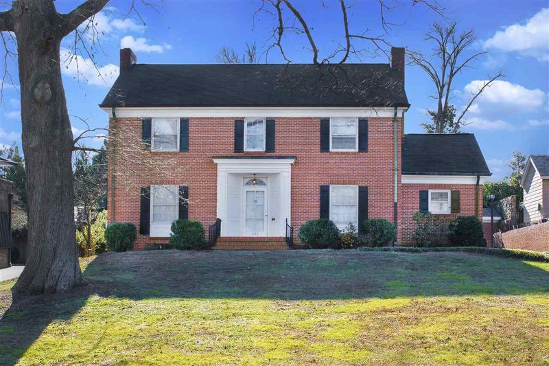 1543 Iredell Dr, Raleigh, NC 27608