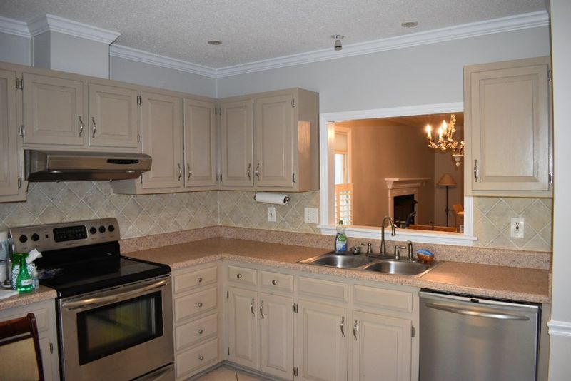 1543 Laureldale Dr, Raleigh, NC 27609