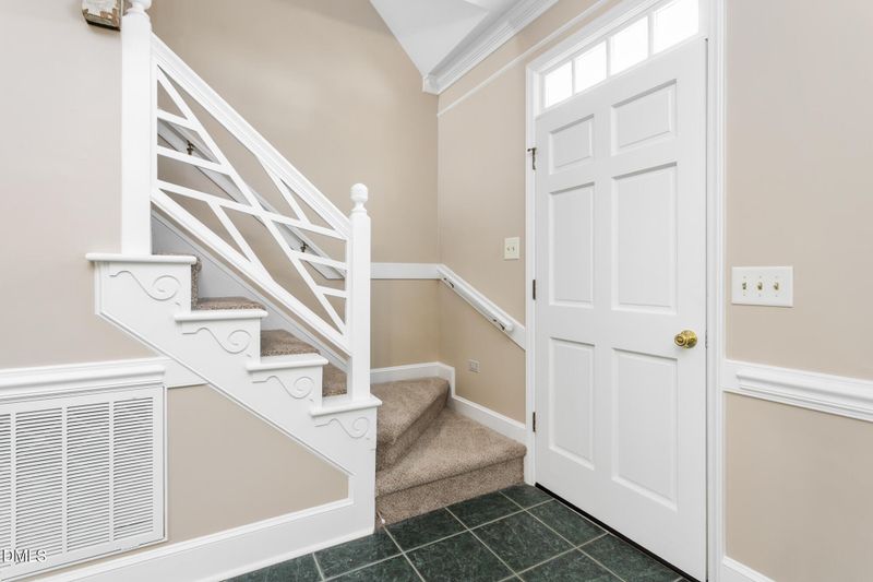 1543 Little John Ln E, Burlington, NC 27217