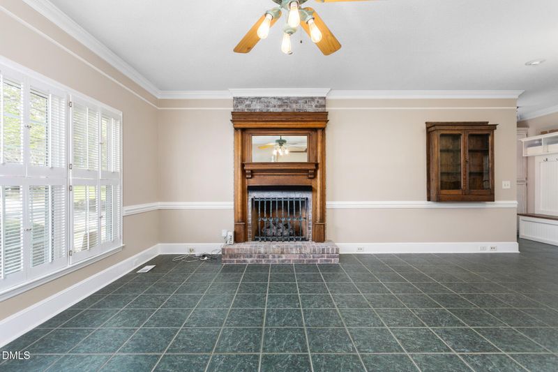 1543 Little John Ln E, Burlington, NC 27217