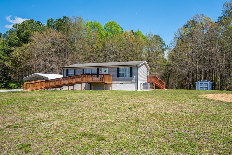 1545 Cheves Rd, Zebulon, NC 27597