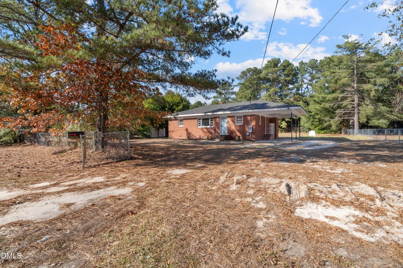 1546 Eloise St, Fayetteville, NC 28311