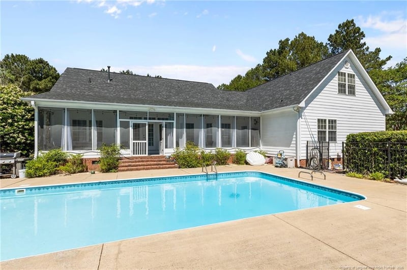 1546 Sandy Bay Cir, Fayetteville, NC 28312
