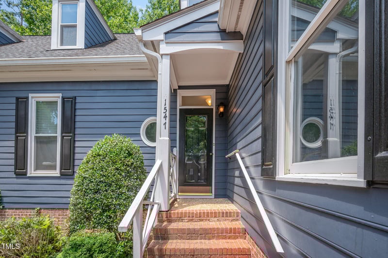 1547 Village Glenn Dr, Raleigh, NC 27612