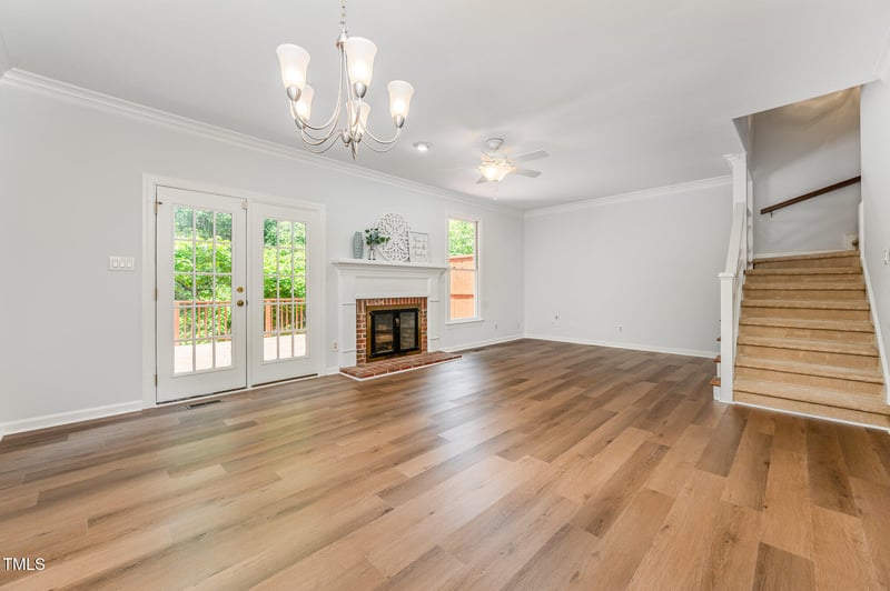 1547 Village Glenn Dr, Raleigh, NC 27612