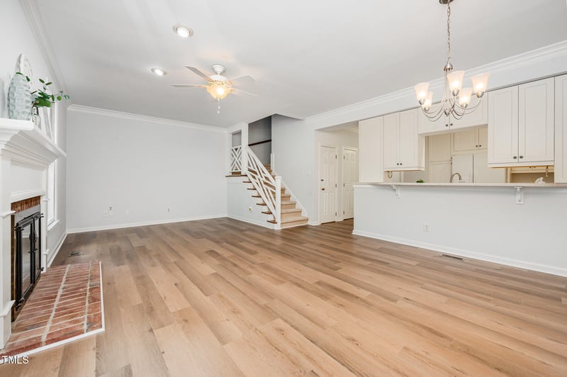 1547 Village Glenn Dr, Raleigh, NC 27612