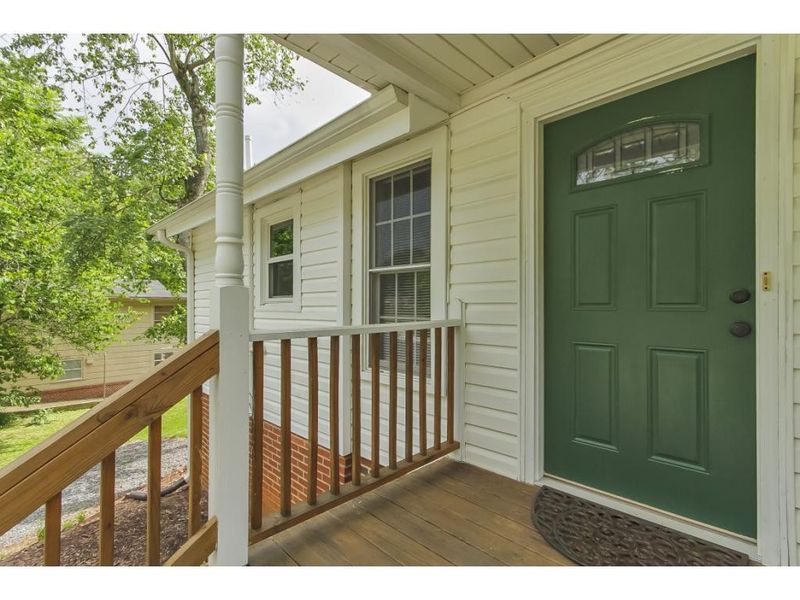 1548 Overbrook Rd, Burlington, NC 27215