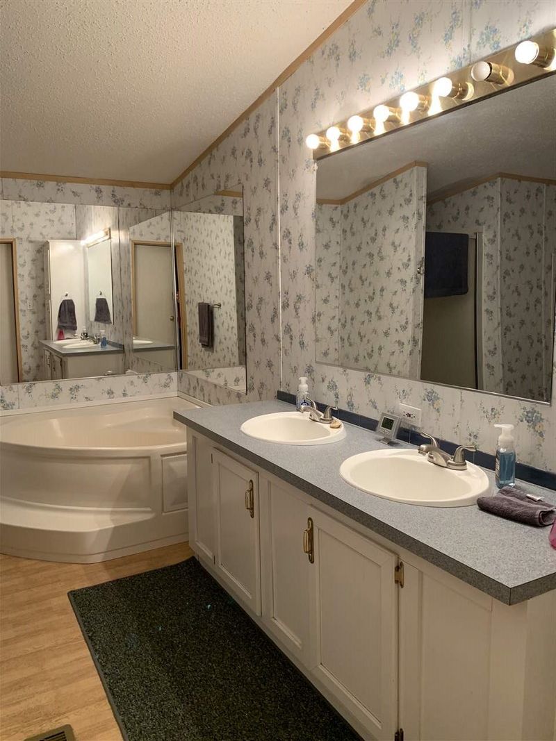 155 Angleview Dr, Wendell, NC 27591